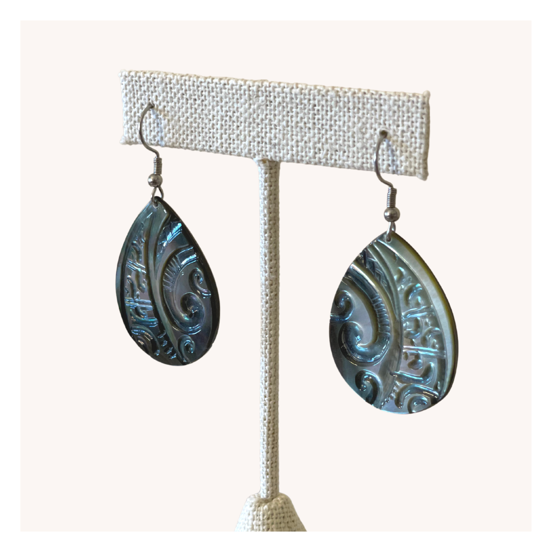 Mother of pearl Water drop Earrings