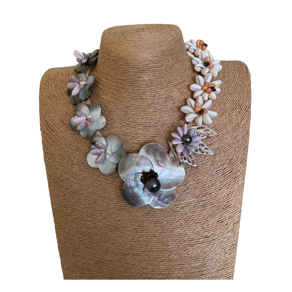 Tahito Shell Necklace