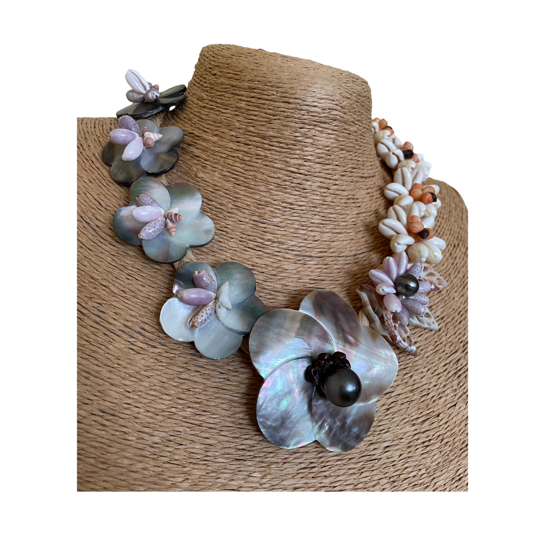 Tahito Shell Necklace