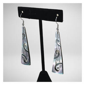 Vairea Mother of Pearl Earrings